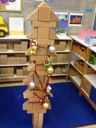 kerst, kleuters, bouwhoek, kerstboom, blokken